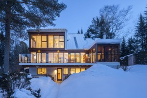 Cabin-Covered-by-the-Snow-Vacation-Rental